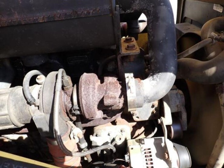 2012-new-holland-b95b-image-66