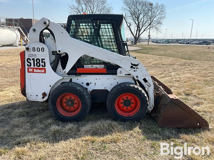 2010-bobcat-s185-image-4