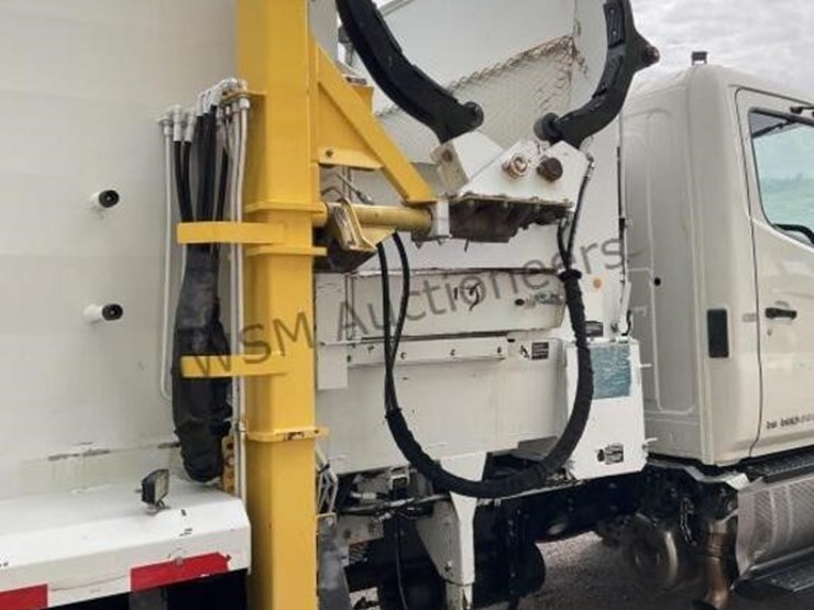 2013-hino-338-image-12