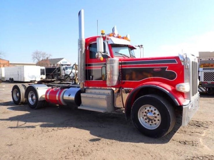 2014-peterbilt-389-image-3