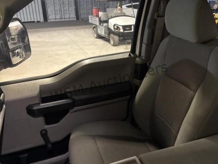 2017-ford-f550-image-30