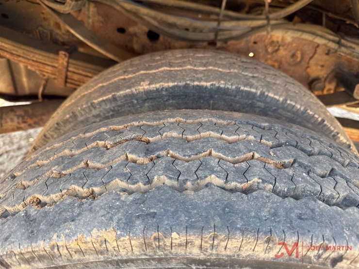 2001-ford-f450-xl-image-19