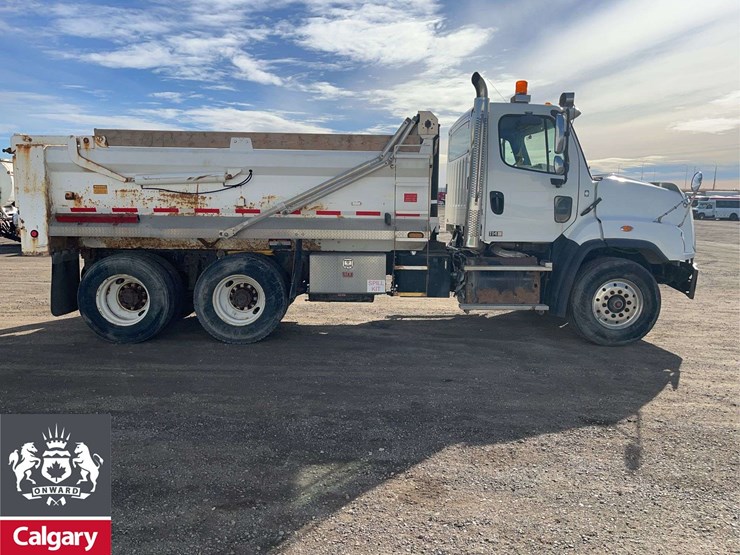 2016-freightliner-114sd-image-8