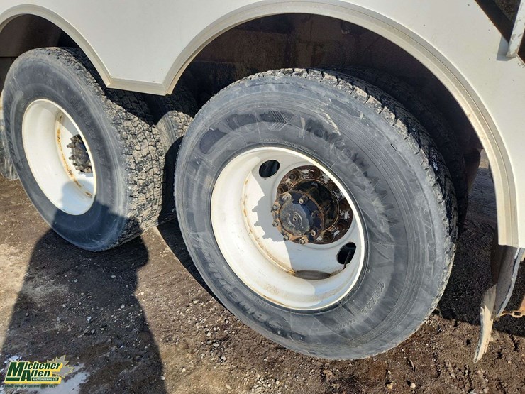 2006-international-durastar-4300-image-16