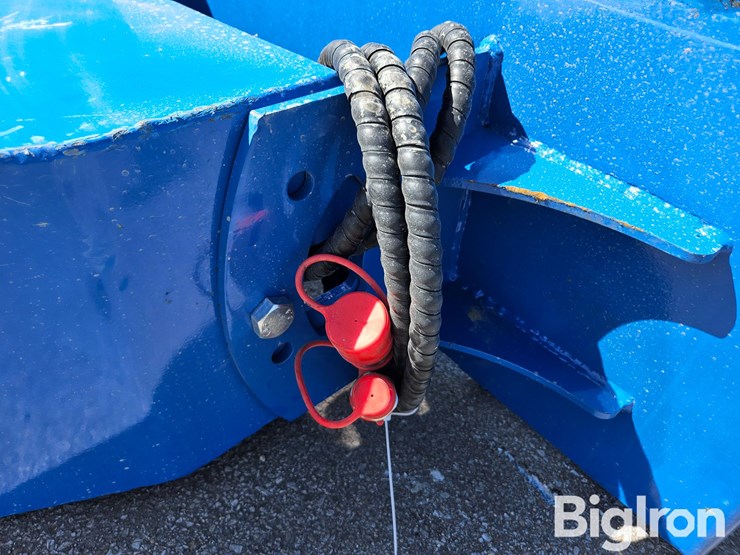 2026-massey-ferguson-730-image-11