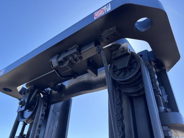 2017-toyota-8fgu30-image-15