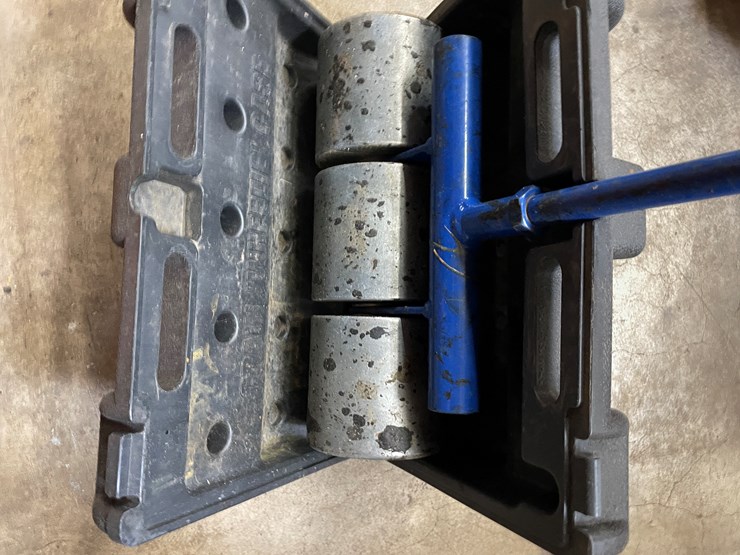 #2536-•-linoleum-roller-(columbia-heights,-mn)-image-4