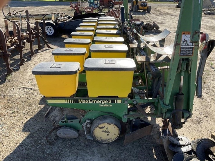 john-deere-7300-image-4