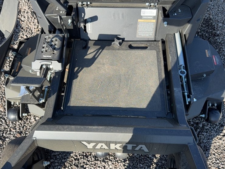 #4070-•-yakta-yxr-320-zero-turn-mower-image-5