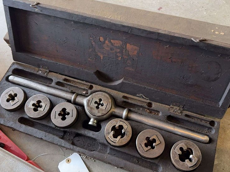 assorted-tap-and-die-sets-with-o-ring-kit-image-3