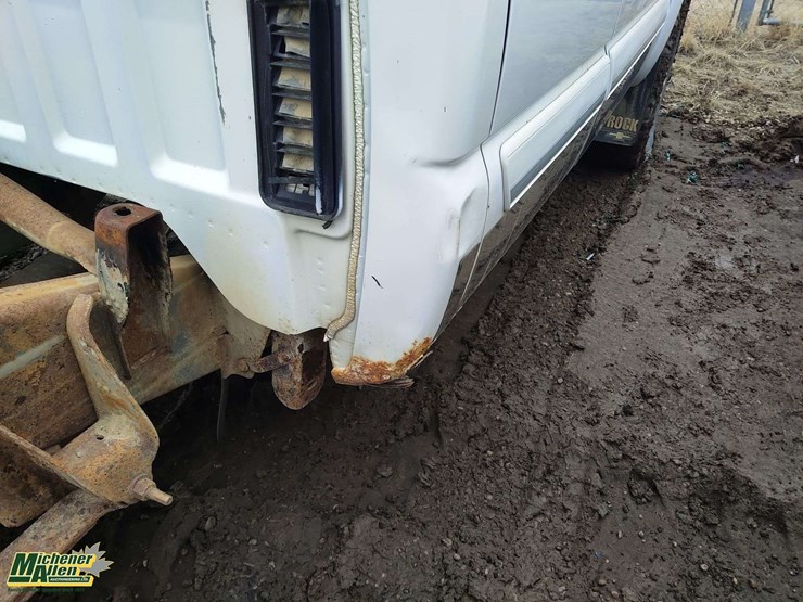 2004-chevrolet-silverado-2500hd-image-31