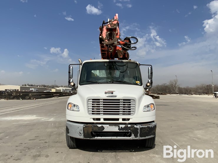 2014-freightliner-m2-106-image-10