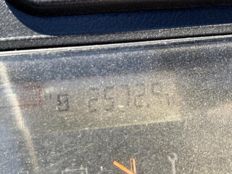 2017-toyota-8fgu30-image-37