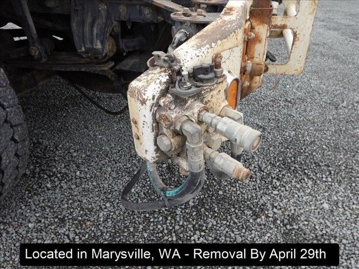 2011-peterbilt-348-image-7