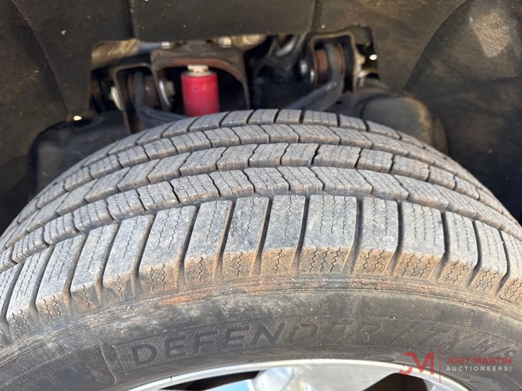 2018-chevrolet-silverado-2500-lt-image-10