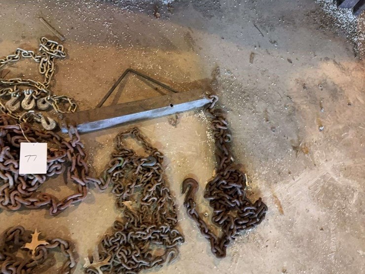 assorted-metal-chains-and-metal-bar-image-4