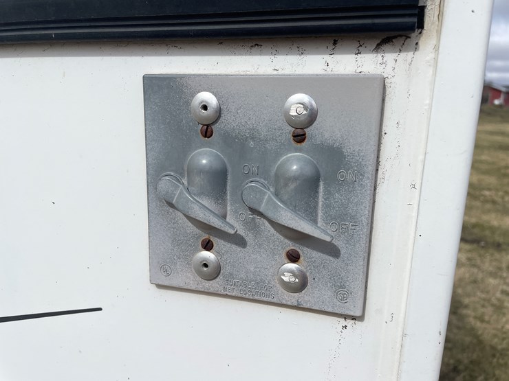 #292-•-2005-trails-west-classic-horse-trailer-(has-mn-title-in-delay)(scandia,-mn)-image-19