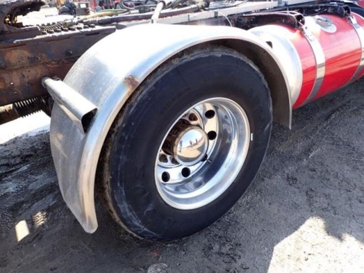 2014-peterbilt-389-image-58