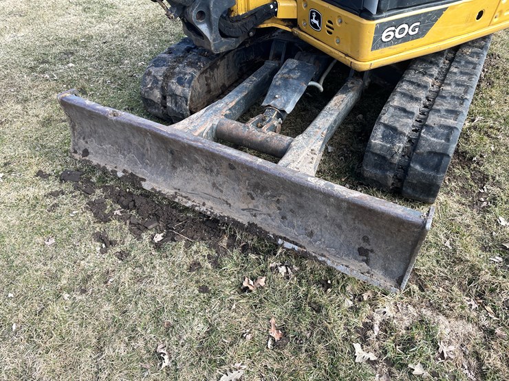 2020-deere-60g-image-18