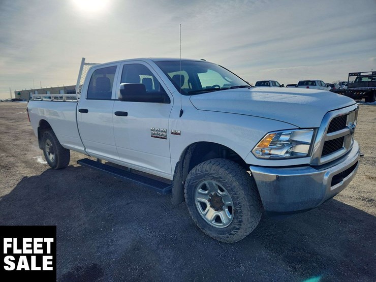 2018-dodge-3500-image-2