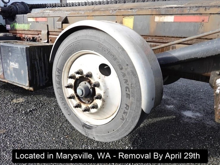 2015-peterbilt-567-image-23