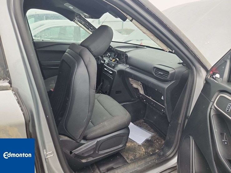 2020-ford-explorer-image-14