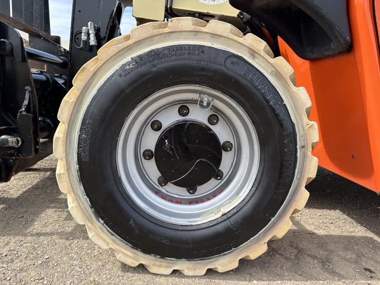 2017-jlg-g5-18a-image-16