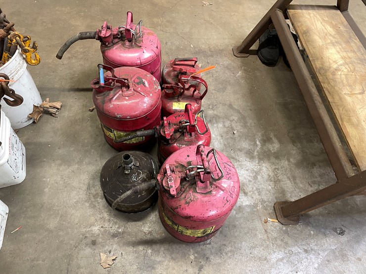 #2579-•-metal-fuel-cans-(columbia-heights,-mn)-image-3
