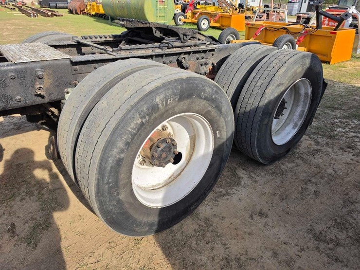 2010-kenworth-t800-image-7