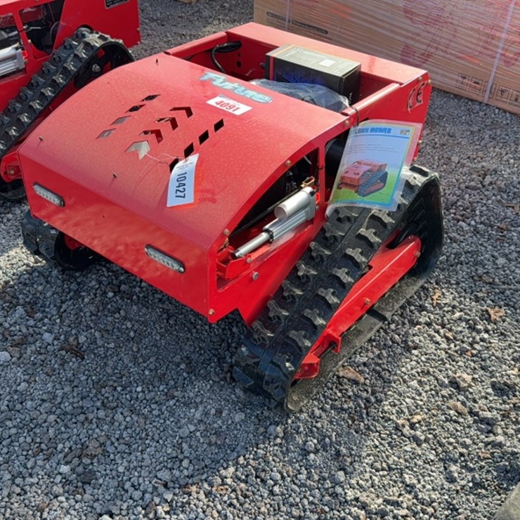#4091 • FUTURE REMOTE CONTROL MOWER W/ GAS ENGINE