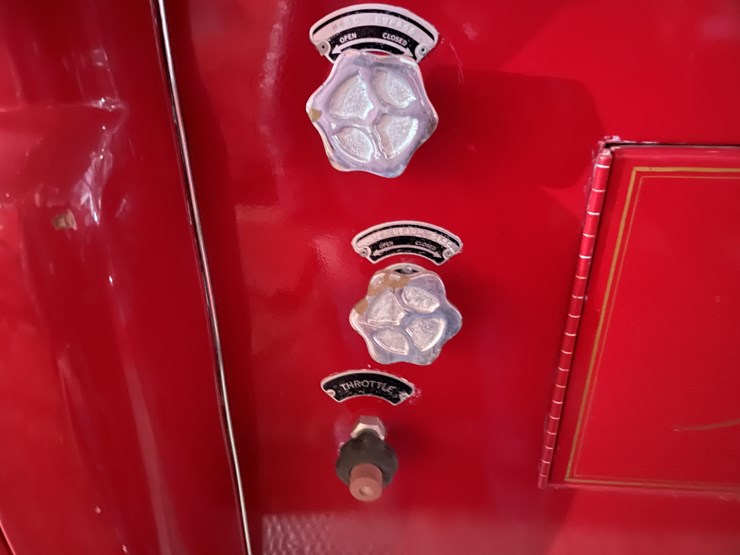 #210-•-1964-chevy-80-(howe)-fire-truck-(no-brakes)-(no-title)-(wakefield,-mi)-image-36