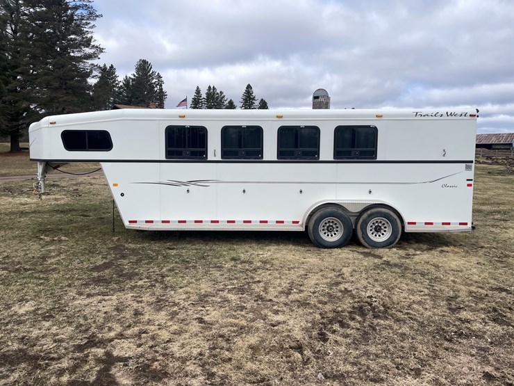 #292-•-2005-trails-west-classic-horse-trailer-(has-mn-title-in-delay)(scandia,-mn)-image-2