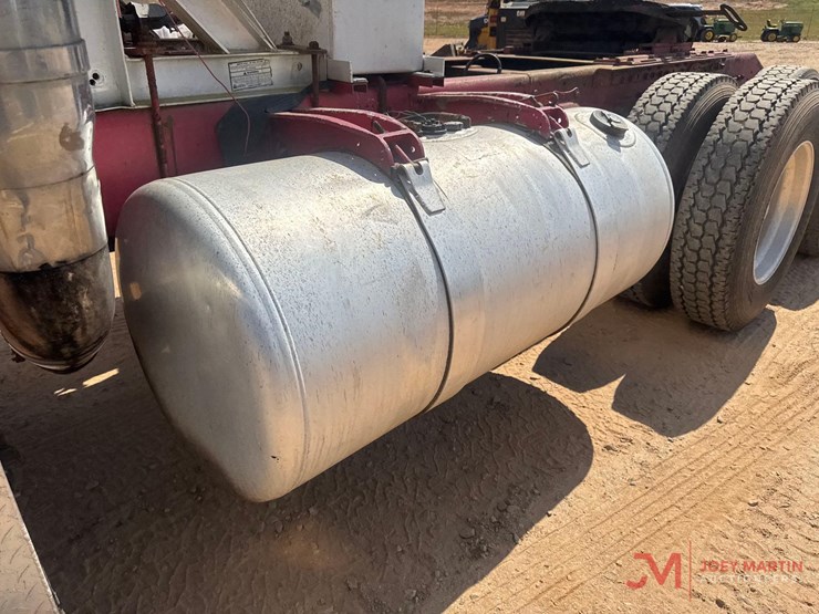 1987-peterbilt-377-image-10