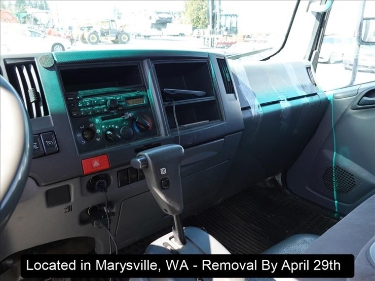 2013-isuzu-nqr-image-7