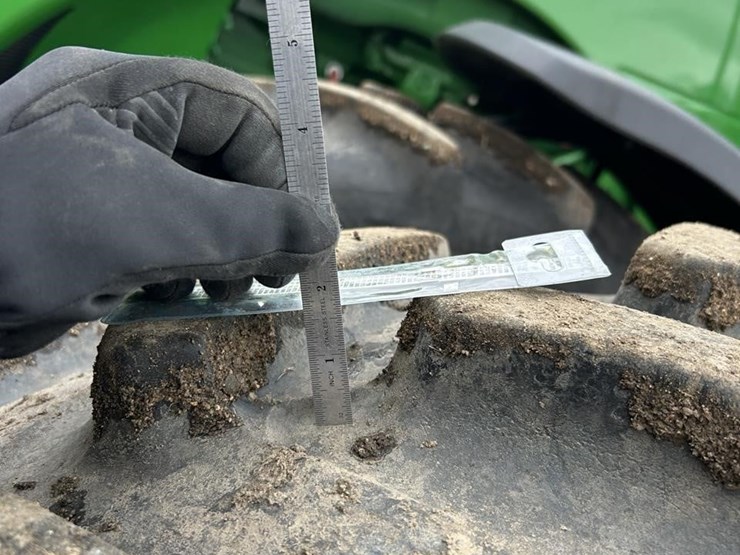 2014-john-deere-8320r-image-72