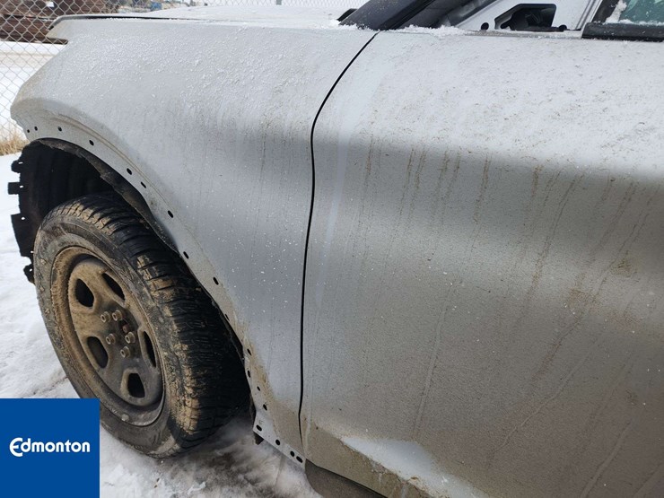 2020-ford-explorer-image-30