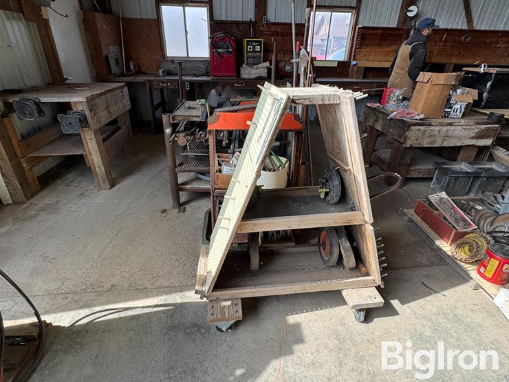 work-benches/tools/supplies-image-8