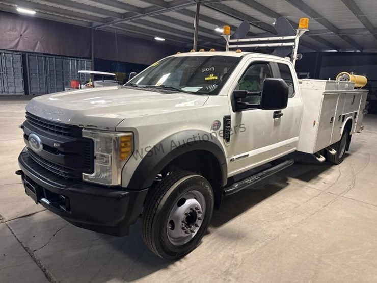 2017-ford-f550-image-4