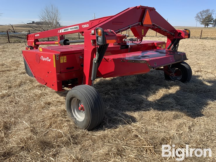 2017-massey-ferguson-1383-image-7