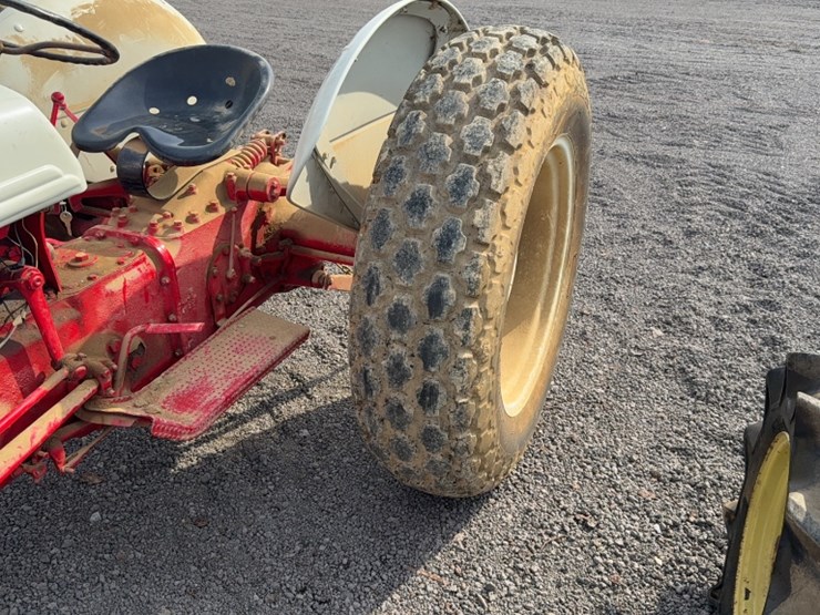 ford-tractor-image-15