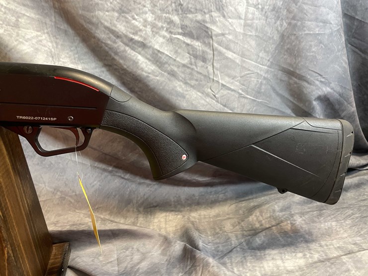 #10114-•-winchester-sxp-black-shadow-,-12-ga.-pump-action-shotgun,-sn:-tr6022-071241sp-image-10