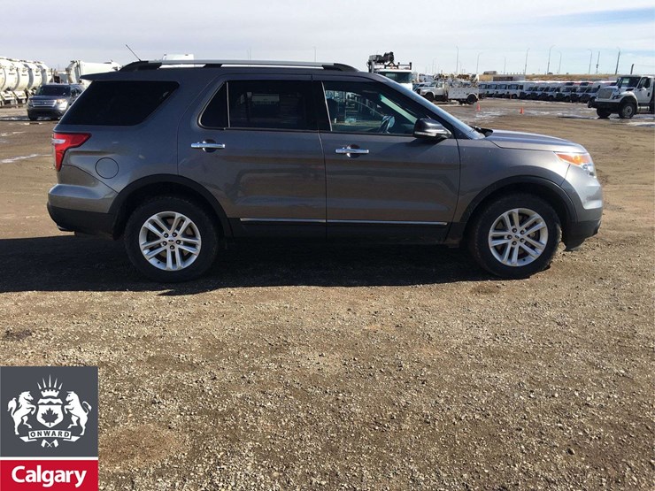 2014-ford-explorer-xlt-image-8