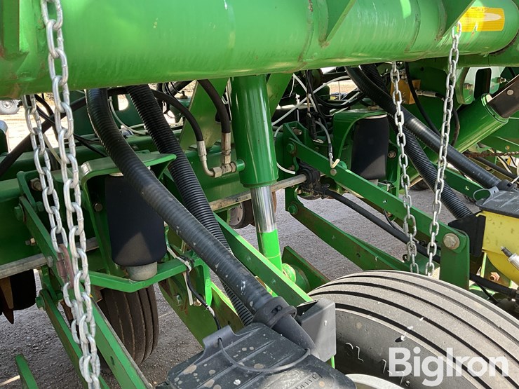 john-deere-1790-image-18