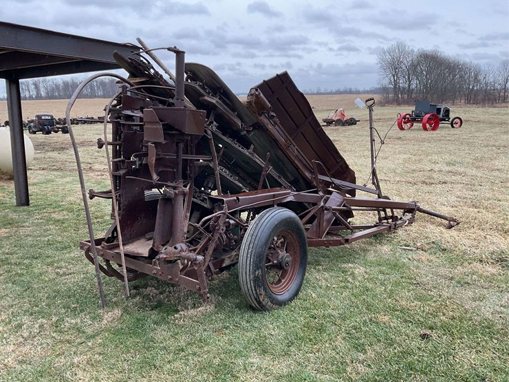 john-deere-binder-image-2