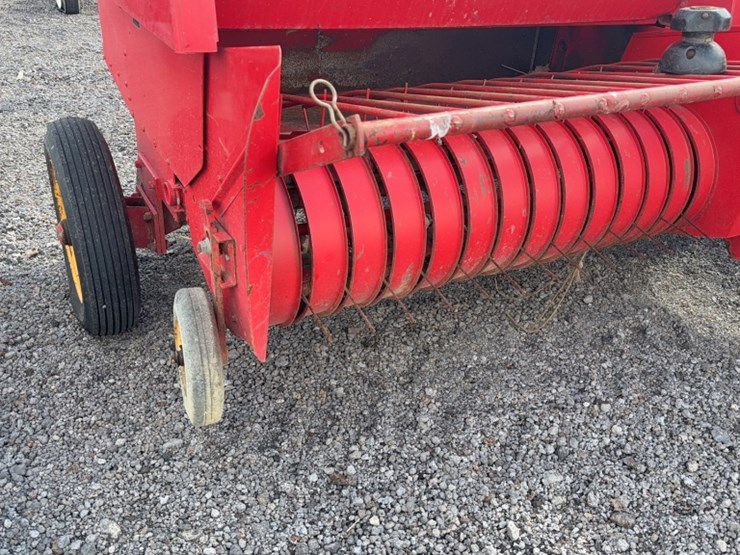 massey-ferguson-120-image-3