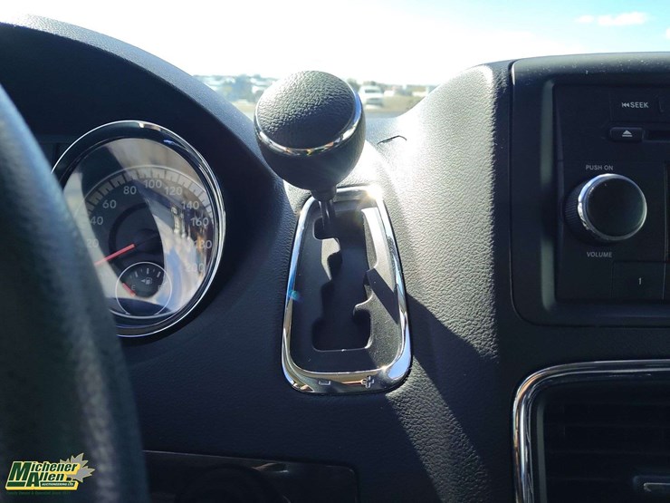 2013-dodge-grand-caravan-se-image-19