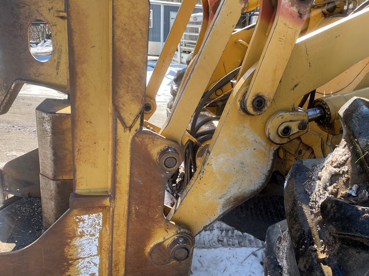 2008-caterpillar-553-image-9