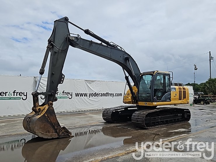 2016-deere-210g-image-1