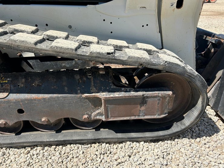 2020-bobcat-t595-image-14