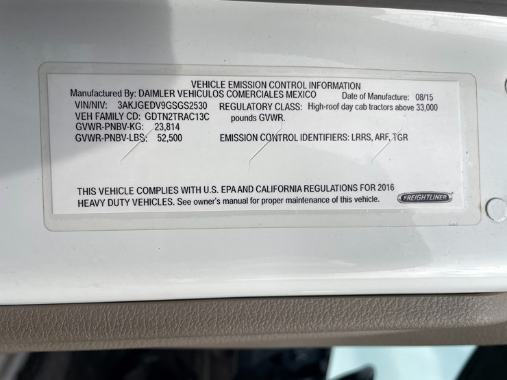 #232-•-2016-freightliner-truck-tractor-(has-wi-title)-(mora,-mn)-image-24